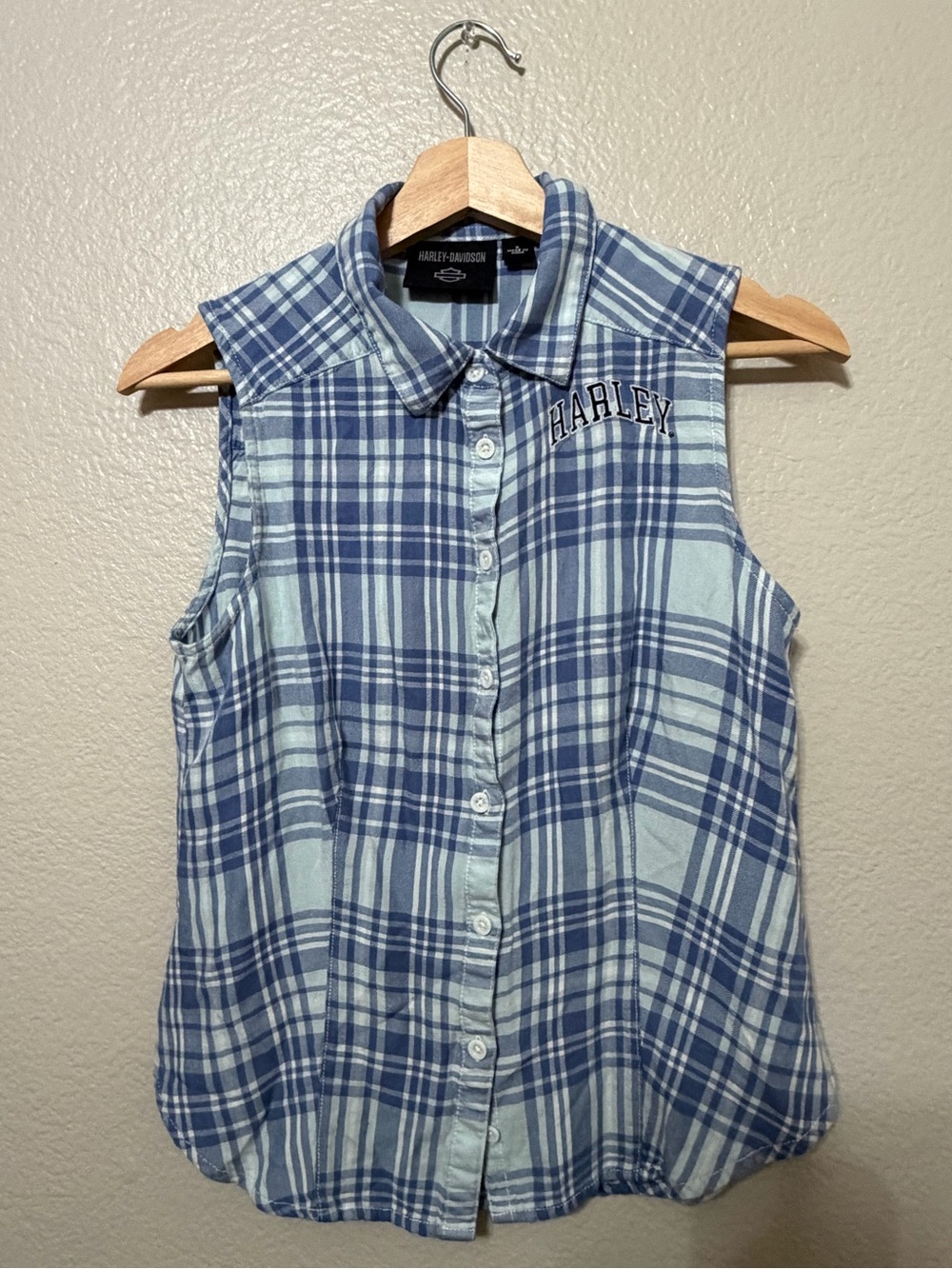 Harley-Davidson Light Blue and Navy Plaid Sleeveless Button-Down Shirt size S